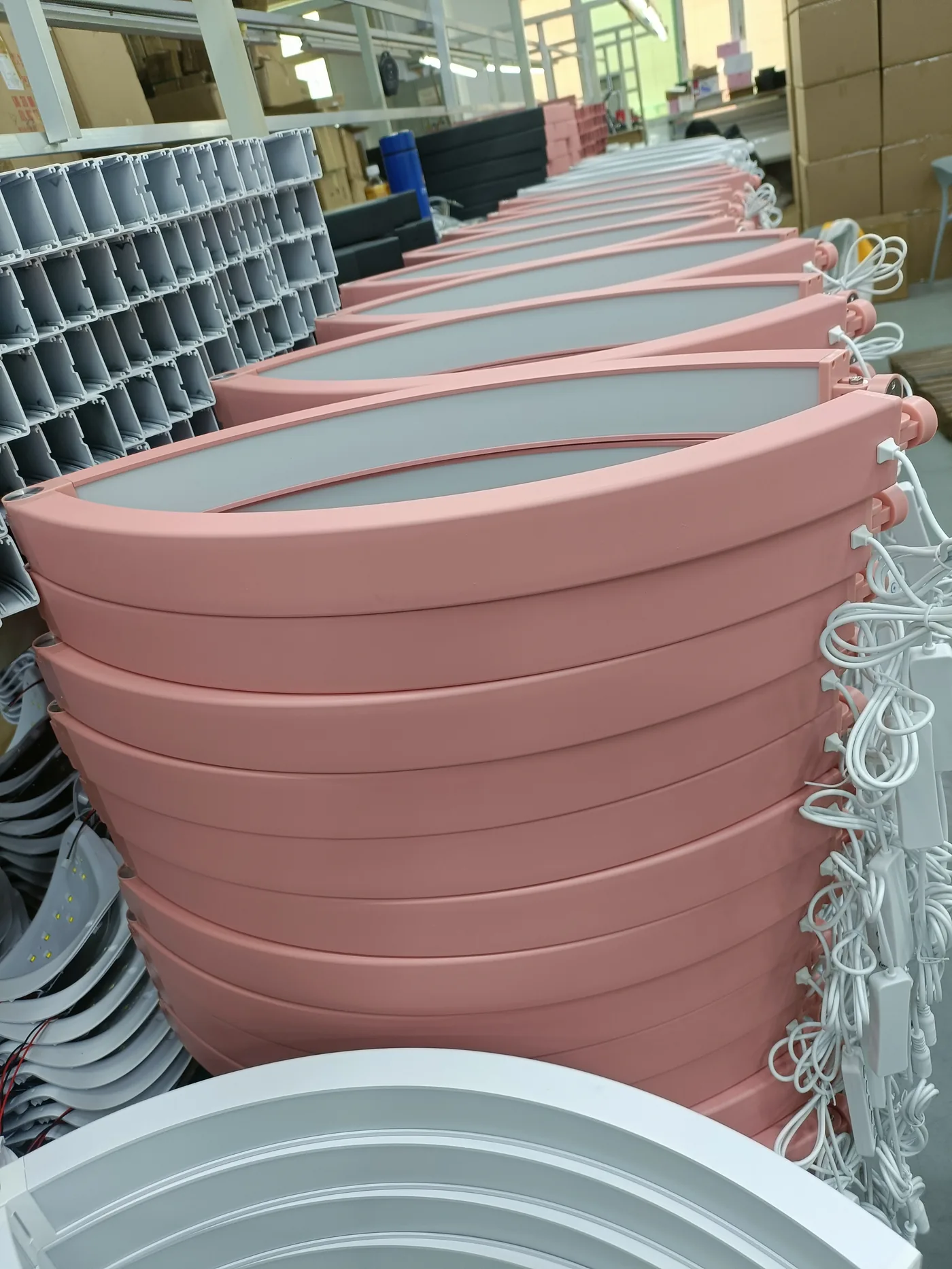 Lamp housings in production